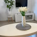Apartament Lovre *